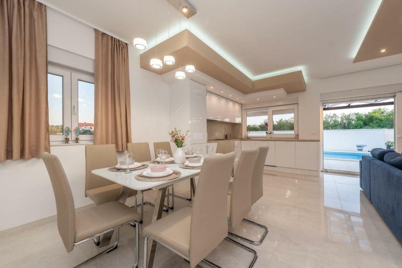 Villas Sabun - Modern House With Heated Pool Privlaka  Exterior photo